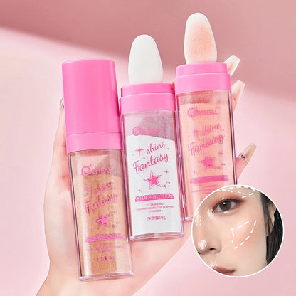 Polvo iluminador perlado que aporta brillo natural, define el contorno y realza todo el cuerpo.