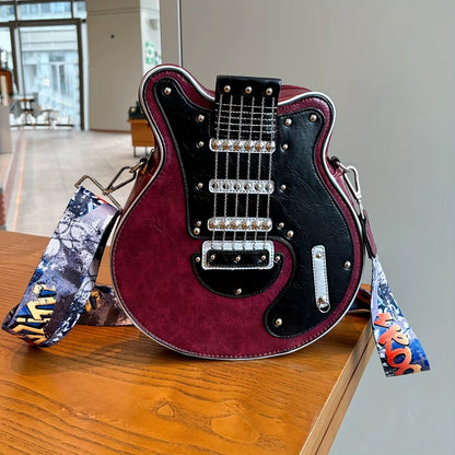 Bolso cruzado Y2K 2024 con forma de guitarra y remaches. Estilo único, moderno y perfecto para destacar.
