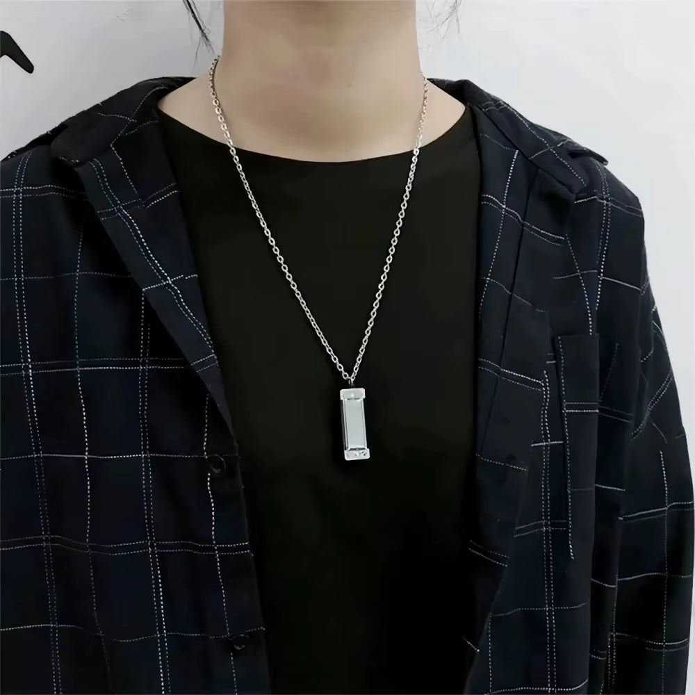 ✨ Collar con mini armónica para hombre y mujer ✨ Un diseño único y creativo con un pendiente de armónica funcional que realmente se puede tocar. Un accesorio original, con estilo y lleno de personalidad, ideal para amantes de la música.